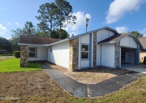 176 Snowgoose Ct in Daytona Beach, FL - Building Photo