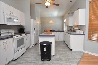 3212 Tina Marie Dr in Zephyrhills, FL - Building Photo - Building Photo