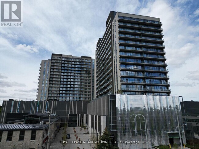 15 Glebe St in Cambridge, ON - Building Photo - Building Photo