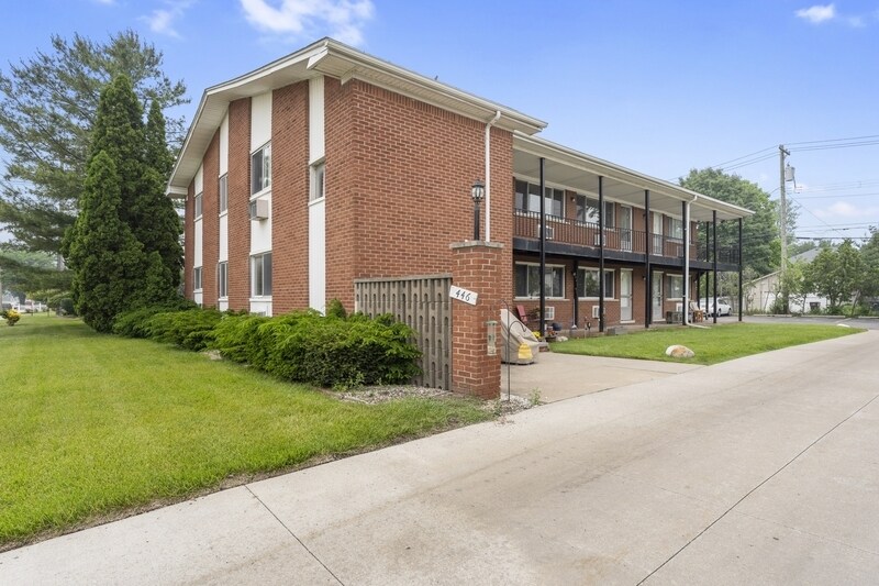 426 Oak St in Wyandotte, MI - Building Photo