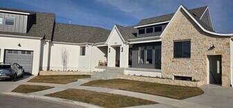 107 S Moonlit Rd in Mapleton, UT - Building Photo