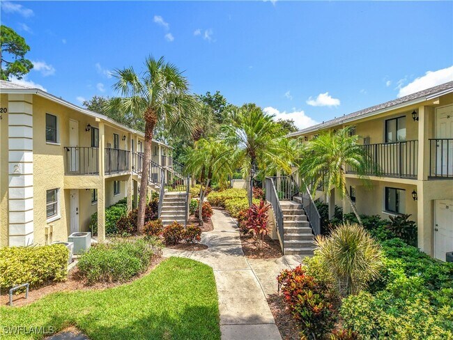28120 Pine Haven Way in Bonita Springs, FL - Building Photo - Building Photo