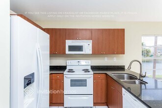 13810 Cumberland Pl in Davie, FL - Building Photo - Building Photo