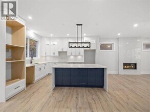 10522 McVeety St in Maple Ridge, BC - Building Photo - Building Photo