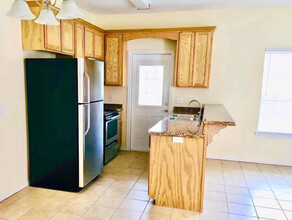 2614 Phoenix St, Unit 1 in Edinburg, TX - Building Photo - Building Photo