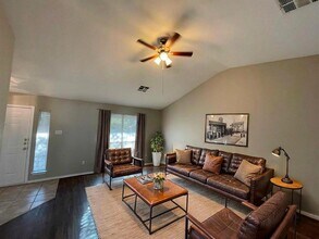 162 Dressen in Kyle, TX - Building Photo - Building Photo