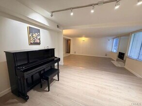 14106 Dickens St in Los Angeles, CA - Building Photo - Building Photo