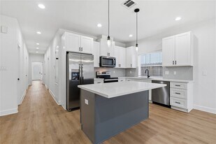 8316 Corinth St in Houston, TX - Building Photo