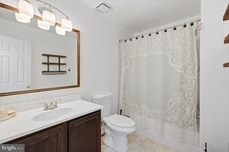 4700 Warm Hearth Cir in Fairfax, VA - Building Photo - Building Photo