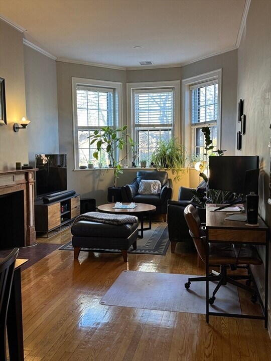 125 Beacon St, Unit #3 in Boston, MA - Building Photo