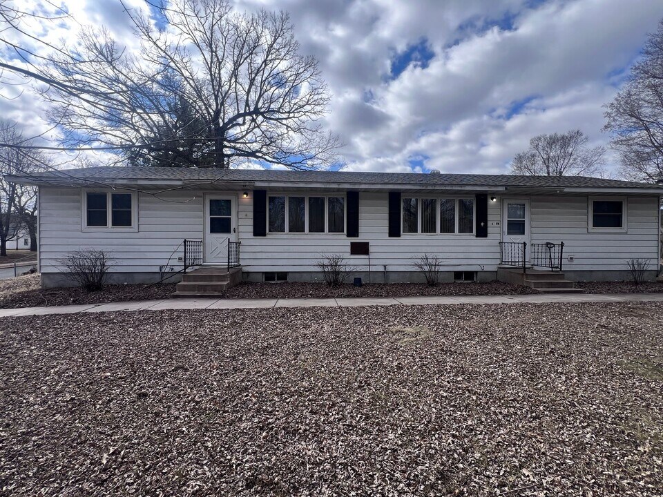 1903 3rd St E in Menomonie, WI - Building Photo