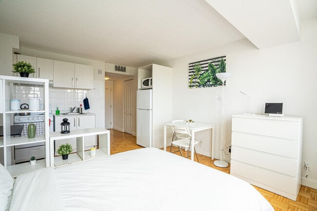 property at 1555 Boul. René-Lévesque O