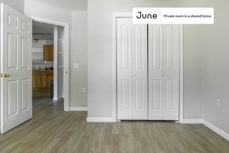 Private bedroom in 3 bed/2 bath Home in Austin, TX - Building Photo - Building Photo