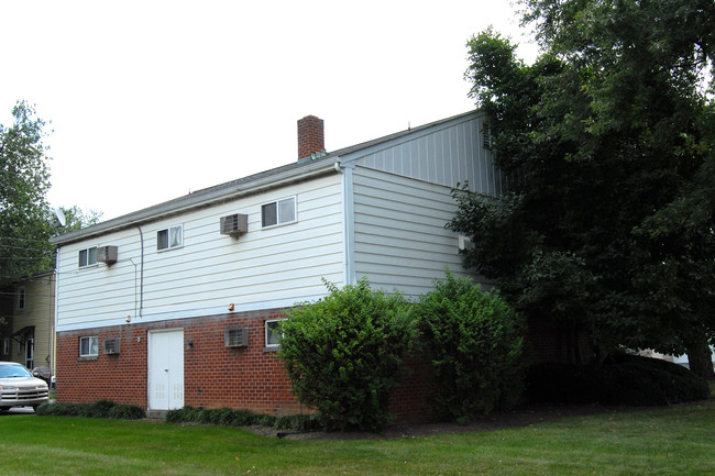 1407 Orchard St in Lancaster, PA - Foto de edificio - Building Photo