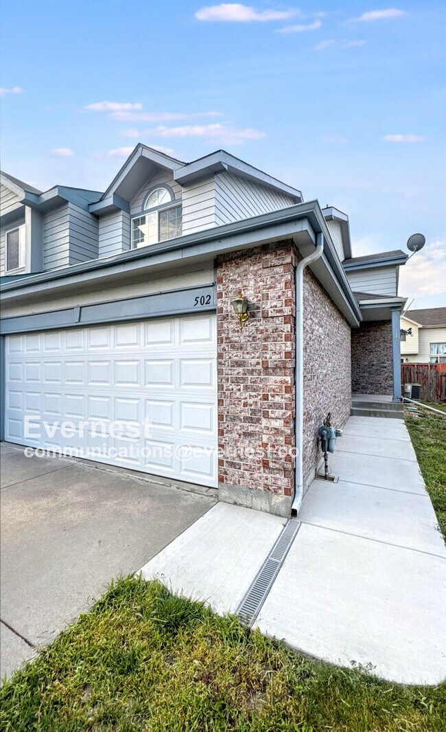 property at 502 W 114th Way