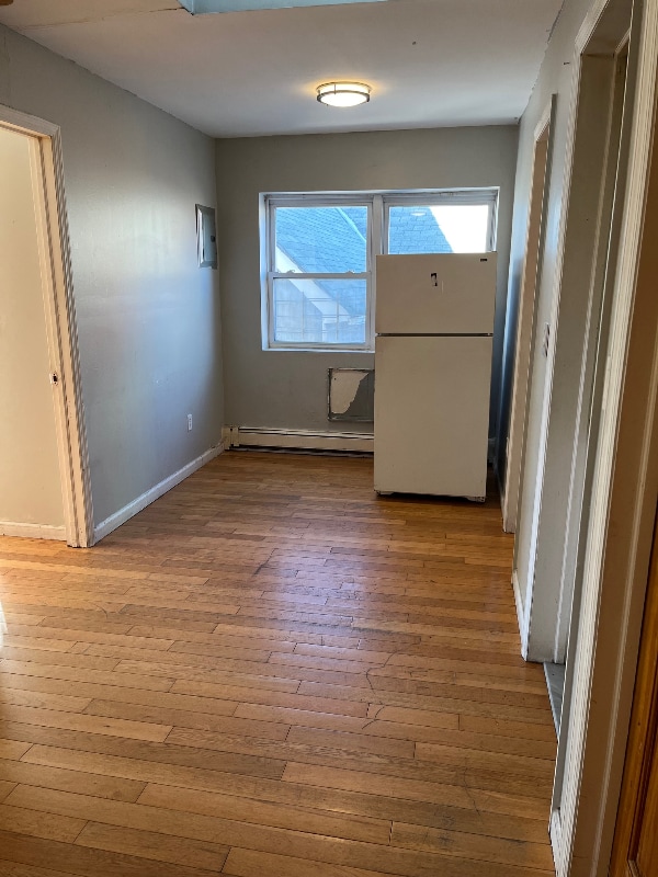 27-32-32 12th St, Unit 3 in Queens, NY - Foto de edificio - Building Photo