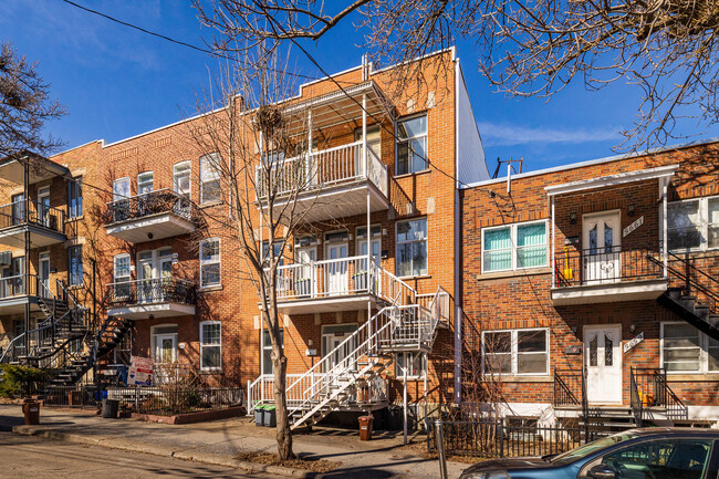 5665-5669 8E Av in Montréal, QC - Building Photo - Primary Photo
