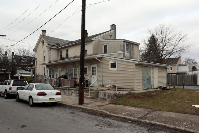 774 N Charlotte St in Pottstown, PA - Building Photo - Building Photo