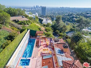 9170 Thrasher Ave in Los Angeles, CA - Building Photo - Building Photo
