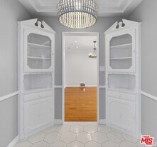 906 Croft Ave in West Hollywood, CA - Building Photo