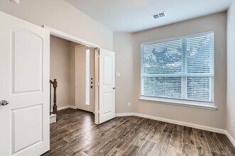 301 E Lamar St in McKinney, TX - Foto de edificio - Building Photo