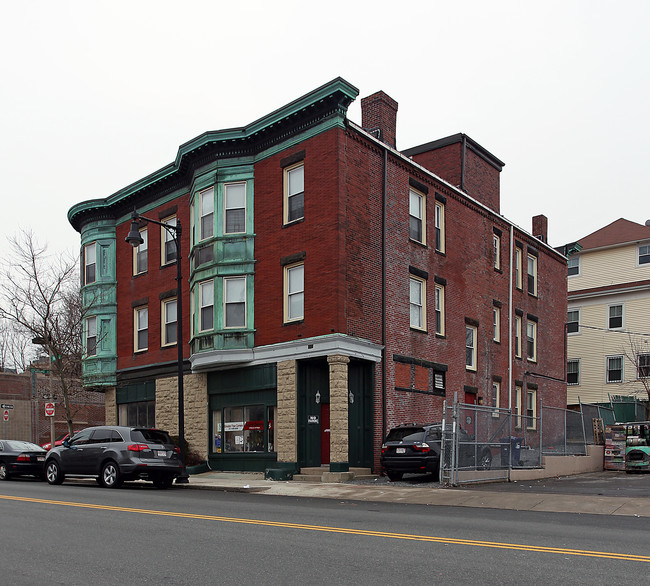 Codman Square Apartments in Boston, MA - Foto de edificio - Building Photo