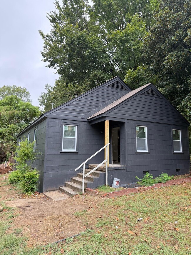 property at 1085 S Greer St