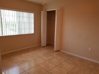 1328 SE 8th Ave, Unit 1328 SE 8th Ave #201 in Cape Coral, FL - Foto de edificio - Building Photo