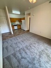 Silver Pines Senior Community in Sandy, UT - Building Photo - Building Photo