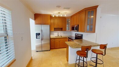7 Montilla Ave in Coral Gables, FL - Building Photo - Building Photo