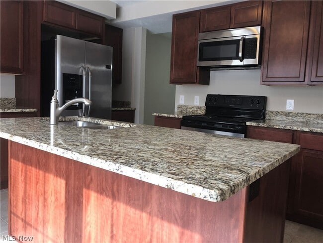 1925 E 86th St in Cleveland, OH - Building Photo - Building Photo