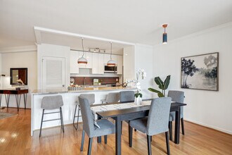 2555 Pennsylvania Ave NW, Unit 907 in Washington, DC - Building Photo - Building Photo