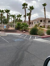 10525 Autumn Pine Ave in Las Vegas, NV - Building Photo - Building Photo