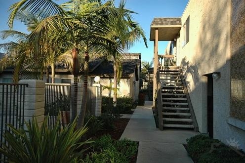 Merrywood Apartments in Carlsbad, CA - Foto de edificio - Building Photo