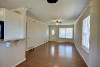 934 Bridget Dr in Dallas, TX - Building Photo - Building Photo