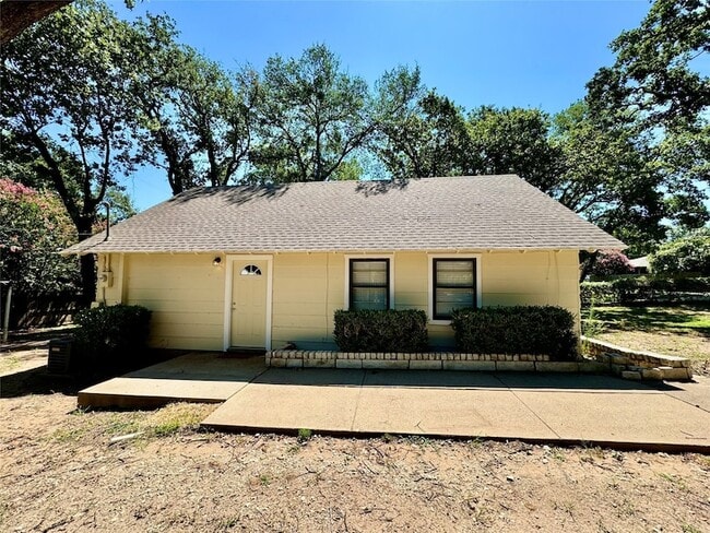 1706 Saddle Rd in Granbury, TX - Building Photo - Building Photo