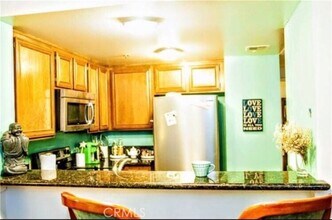 720-724 W 4th St in Long Beach, CA - Building Photo - Building Photo