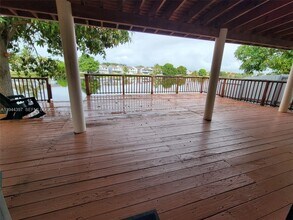 6931 NW 169th Terrace in Hialeah, FL - Building Photo - Building Photo