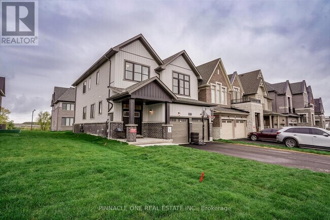 1057 Suddard Ave in Oshawa, ON - Building Photo - Building Photo