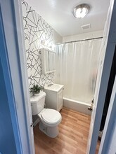 8213 S Houston Ave in Chicago, IL - Foto de edificio - Building Photo