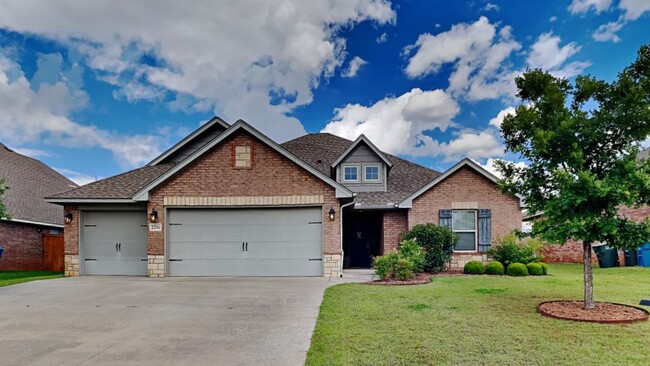 2216 Hidden Prairie Way in Edmond, OK - Building Photo - Building Photo