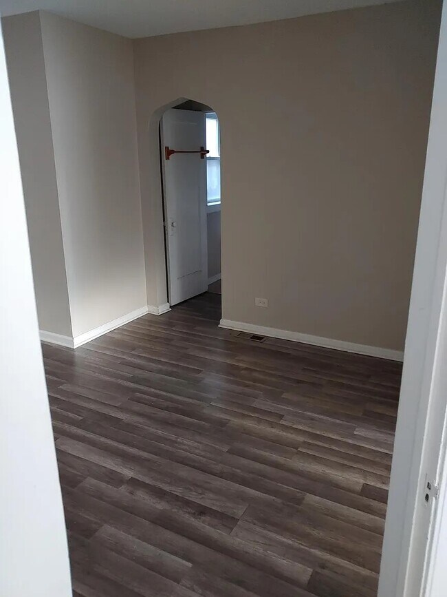 8155 S Merrill Ave, Unit 1N in Chicago, IL - Building Photo - Building Photo
