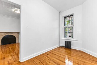 11 Abingdon Square, Unit 3 in New York, NY - Building Photo - Building Photo