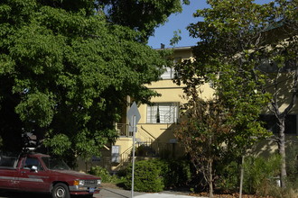 641 Oakland Ave in Oakland, CA - Building Photo - Building Photo