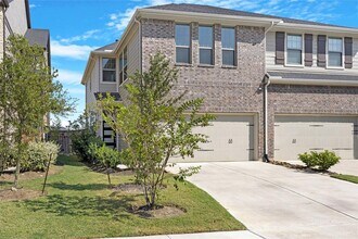 5215 Pr Ter Ln in Fulshear, TX - Foto de edificio - Building Photo