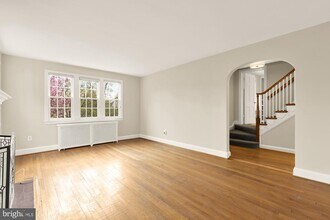 4809 Wellington Dr in Chevy Chase, MD - Building Photo - Building Photo