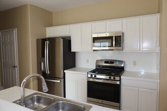 5909 Signal Point in Austin, TX - Building Photo - Building Photo