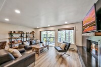 3576 Overlook Ct in South Lake Tahoe, CA - Foto de edificio - Building Photo