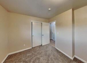 9170 Lander St in Westminster, CO - Foto de edificio - Building Photo