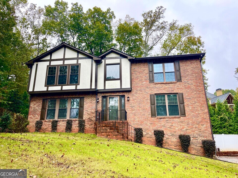 4059 Charleston Ct SE in Smyrna, GA - Building Photo